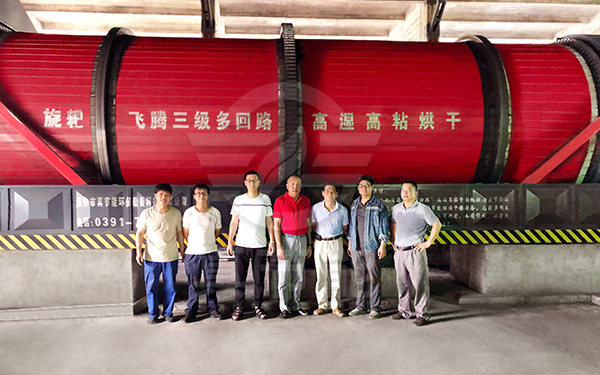 活性飼料烘干機(jī)現(xiàn)場 活性飼料烘干機(jī)現(xiàn)場